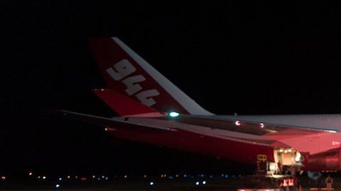 El supertanquero llegó a Bolivia el viernes a la madrugada.