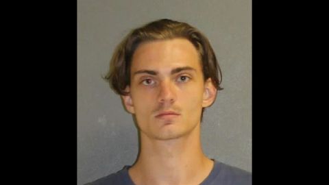 Wix está detenido en la cárcel del condado sin derecho a fianza.