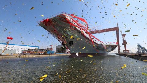 En 2017 China presentó su nuevo portaaviones, el Shandong CV-17.
