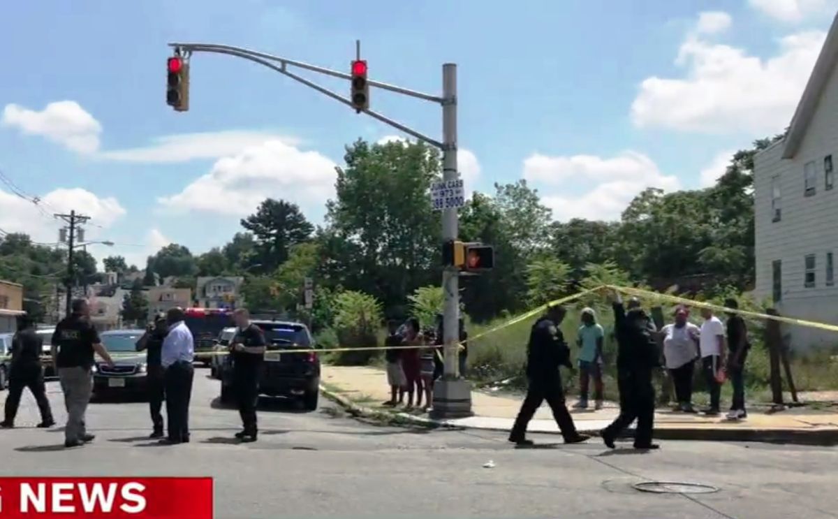 Sospechoso muere tras tiroteo de más de 50 balas en Nueva Jersey El