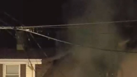 Bomberos en la escena