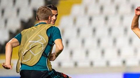 Ajax enfrentará al APOEL de Chipre por uno de los 6 boletos que quedan para la Champions League.