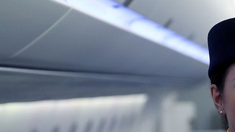 Ser aeromoza es un trabajo arduo, pero si te interesa Delta te da la oportunidad de trabajar en esto. Imagen sólo con fines ilustrativos.