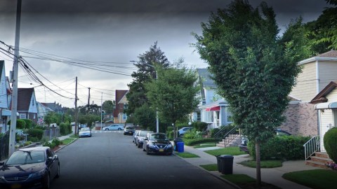 Calle en el vecindario Jamaica, Queens, NYC.