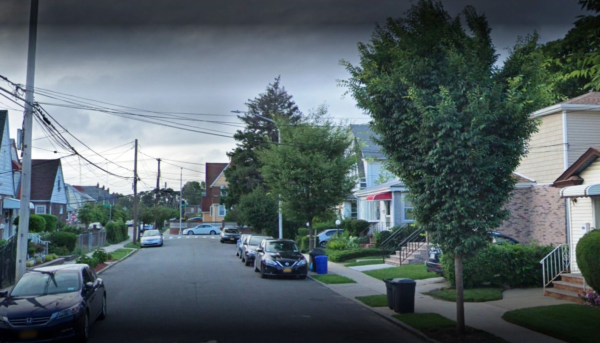 Niño muere, padres heridos: sospechoso baleado tras apuñalar a su familia en hogar de Queens, Nueva York