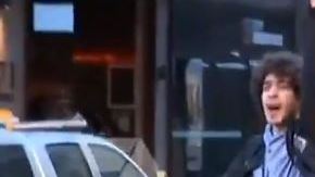 El agresor de 21 años fue detenido por civiles.