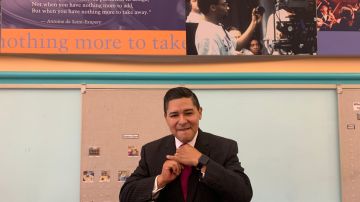 El canciller de Educación Richard Carranza, se alista para empezar el nuevo año escolar con una bandeja llena de retos