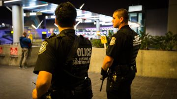EL CBP detuvo a un hombre en el LAX proveniente de la Ciudad de México.