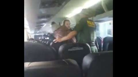 Piden a Greyhound que cese en su colaboración con el CBP