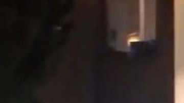 El conductor salió del parqueadero del puerto con la mujer y otro pasajero.