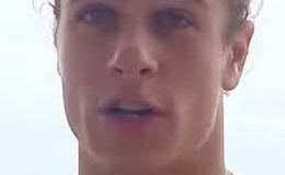 O'Rourke, surfista profesional fue atacado por un tiburón.