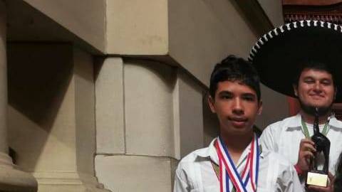 Los pequeños que participaron fueron apoyados por Guillermo del Toro.