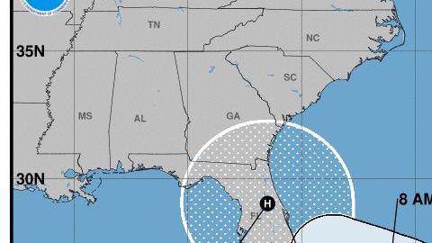 El cono contiene el probable camino del centro de la tormenta.