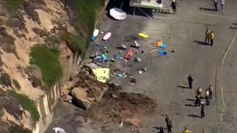 Las mujeres quedaron sepultadas bajo la arenisca del precipicio.