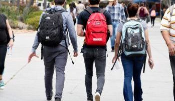 Según documentos de la corte, el joven se encargaba de reclutar a sus compañeros de la escuela Castle Park High School, en Chula Vista.