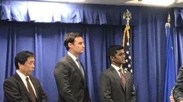 El Fiscal del Distrito Central de California presentó los cargos durante una conferencia de prensa.