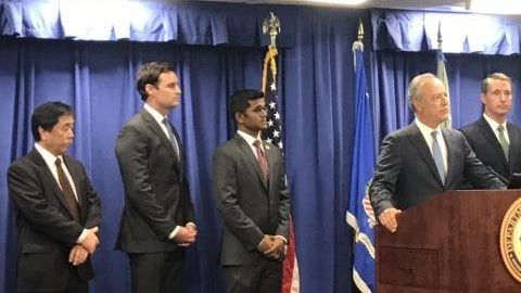 El Fiscal del Distrito Central de California presentó los cargos durante una conferencia de prensa.