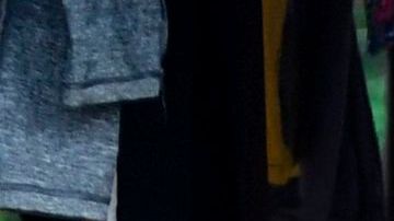 Los inmigrantes descansan en un albergue temporal en Panamá.