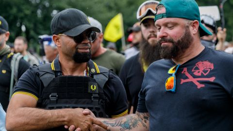 Enrique Tarrio, líder de Proud Boys, y Joe Biggs, organizador de la manifestación.