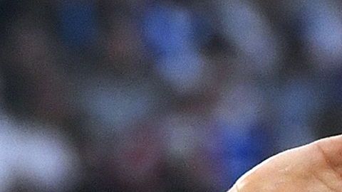 El polaco tenía dos años más de contrato pero la directiva le ofreció 2 años más.