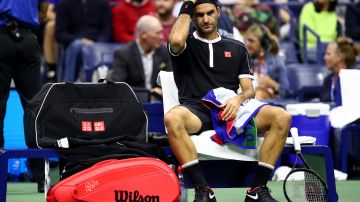 Roger Federer durante un descanso en su partido contra Sumit Nagal.