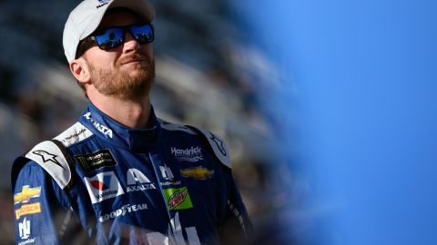 Dale Earnhardt Jr. y su familia salieron ilesos de un accidente en avión.