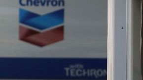 Para revisar dónde sale más económico poner gasolina, según el código de área donde vives puedes visitar: www.gasbuddy.com/