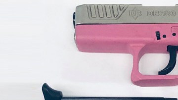 Arma y municiones en tono combinado