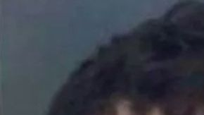 El hombre se describe como "experto en salud mental".