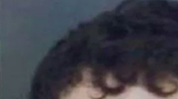 El hombre se describe como "experto en salud mental".