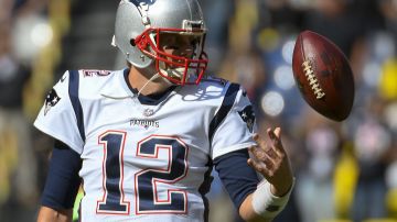 A Tom Brady no le gusta el nuevo casco de la NFL.