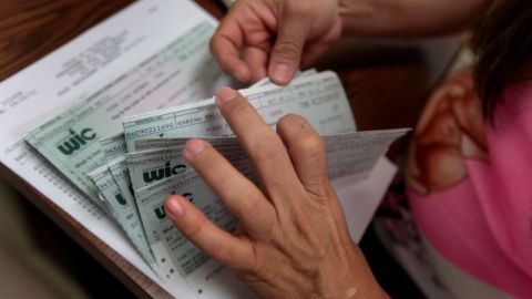 Privar al inmigrante de ayudas económicas es cruel.