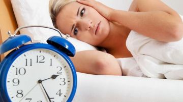 Es común sufrir de insomnio en época de calor.