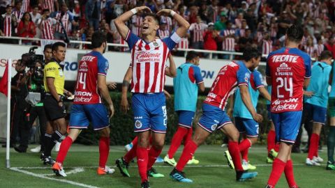 El equipo tapatío encontró la contundencia y aplastó al Atlético de San Luis.