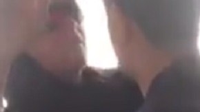 Se publicaron tres videos de la agresión en Twitter.