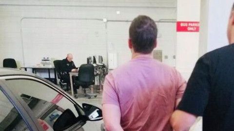 Ackerman fue arrestado el 16 de agosto y Yaselli fue arrestado el 22 de agosto.
