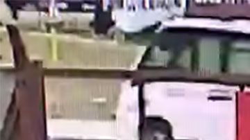 Sólo bastó que el dueño se descuidara unos segundos para que el ladrón lo despojara de su auto.