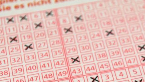 Su vida dejó de ser normal luego de ganar la lotería.