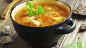 Consume durante 15 días seguidos esta sopa quema grasa y pierde de 3-8 kilos.