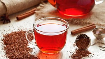 La infusión de té rojo es una bebida con un alto poder termogénico que acelera el metabolismo hepático y basal.