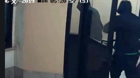 Huyendo con lo robado