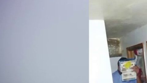 Dividieron el piso a media altura: este inspector tuvo que arrodillarse