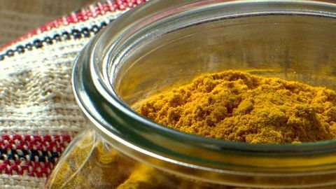 La combinación de los ingredientes de esta exquisita bebida, tiene beneficios antioxidantes, antisépticos y analgésicos.