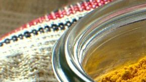 La combinación de los ingredientes de esta exquisita bebida, tiene beneficios antioxidantes, antisépticos y analgésicos.