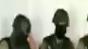 VIDEO: 10 sicarios interrogan a integrante del Cártel de Sinaloa y Gente Nueva