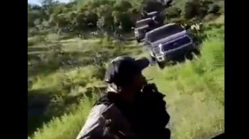 VIDEO Brazo armado del Cártel de Sinaloa anuncia que va a la guerra a bordo de poderosas trocas