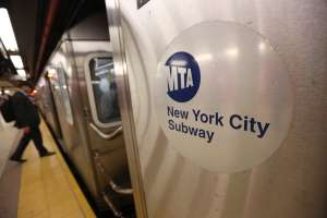 VIDEO: Captan a sujeto al intentar violar a mujer en Subway en Manhattan ¡a plena luz del día!