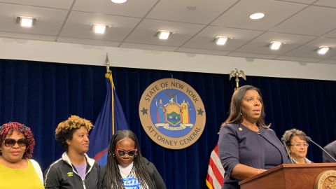 La oficina de la Fiscal de Nueva York, Letitia James, logró un acuerdo por $450,000 para 100 empleadas y un dinero extra por estrés emocional para 13 trabajadoras indocumentadas