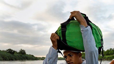 108760537_gettyimages-1152412044