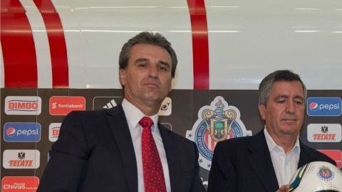 En la imgen: Néstor de la Torre, Jorge Vergara y José Manuel "Chepo" de la Torre. Foto: Mesxsport.